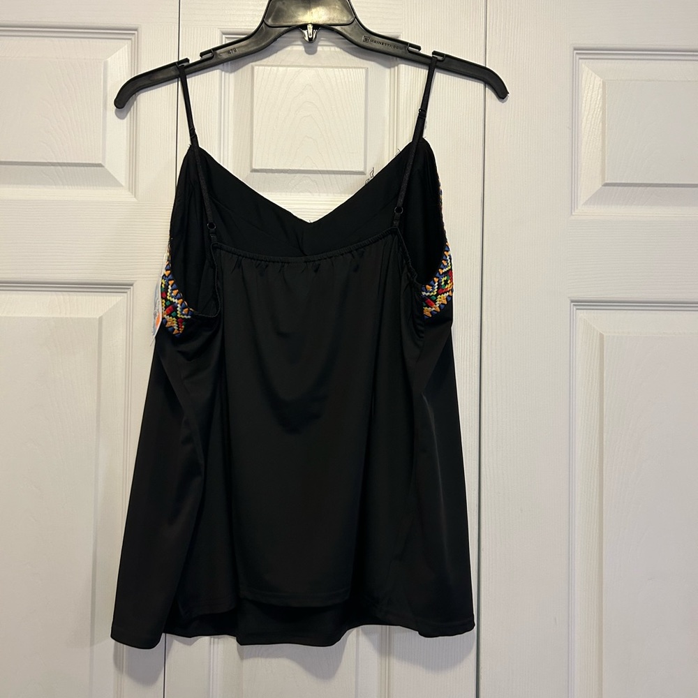 BNWT Women’s Size 5X Black Embroidered Camo Tank Top - Picture 5 of 5